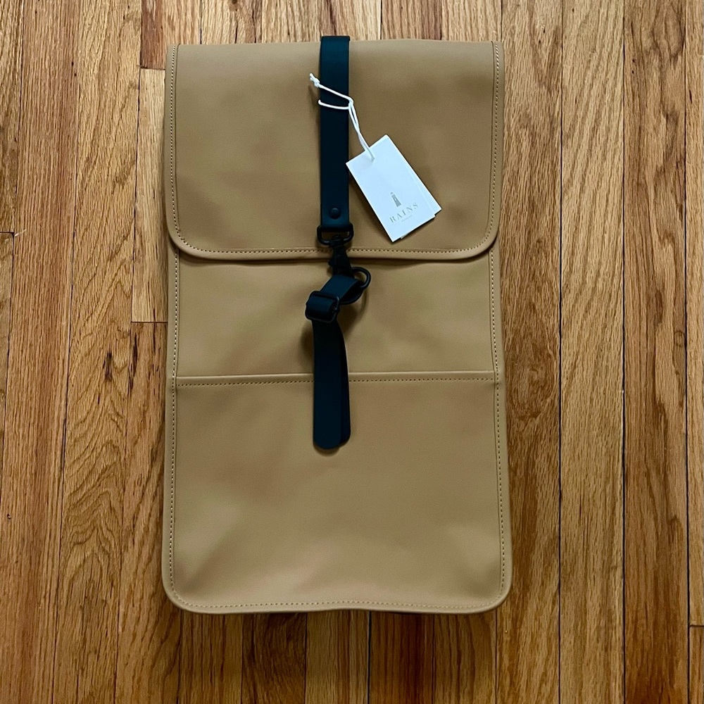 NWT RAINS Waterproof Backpack in RARE COLOR
